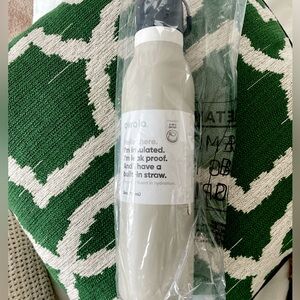 NWT Owala Freesip Twist 24oz in Rock On